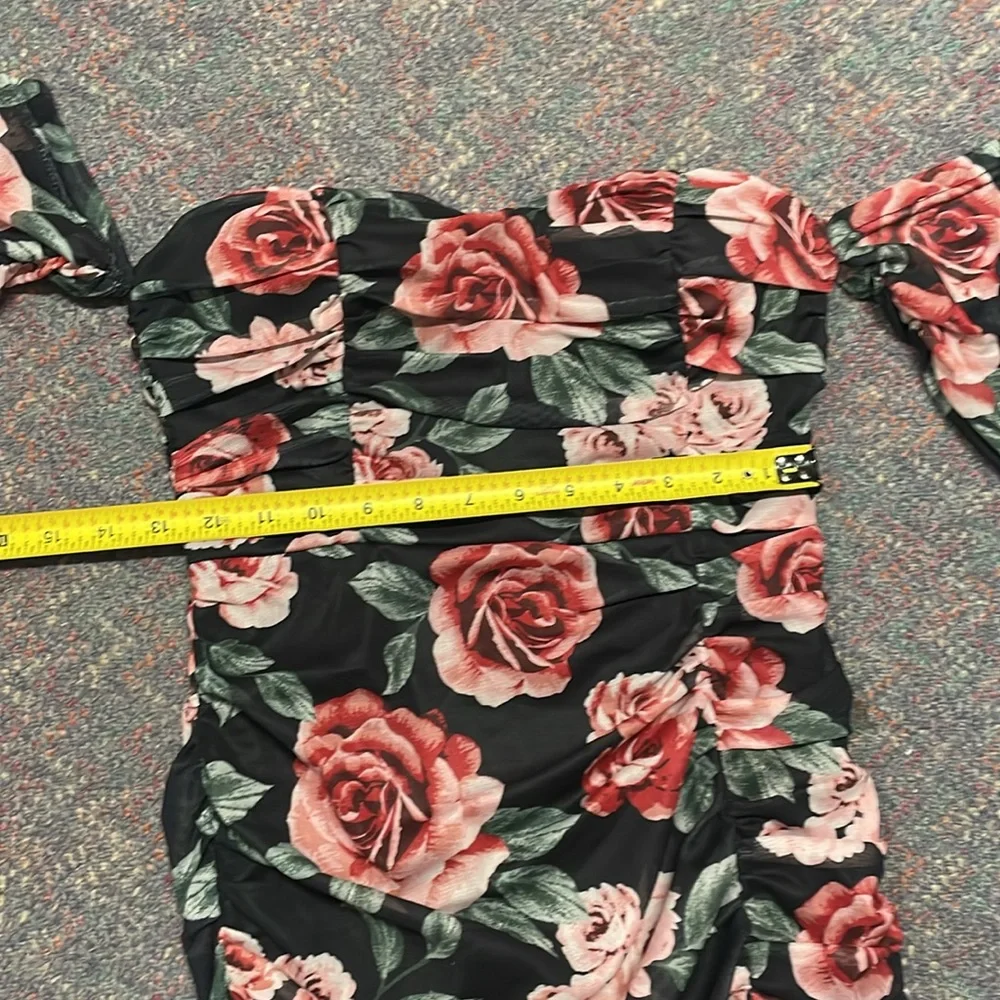 🌹The Sang Red Rose Dress - Picture 3 of 4